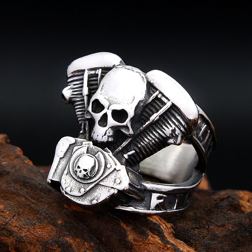 Gothic Skull Ring - Classic Punk Biker Skull Motorcycle Engine