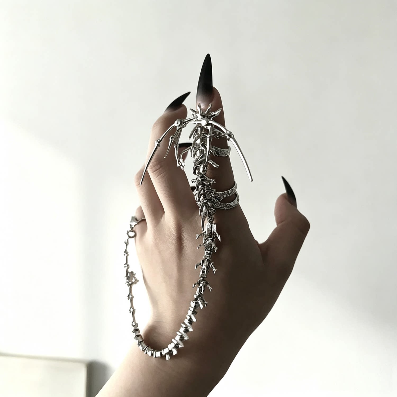 Punk Gothic Skull Bone Hand Ha - đánh giá và giá Gothic Skull Ring