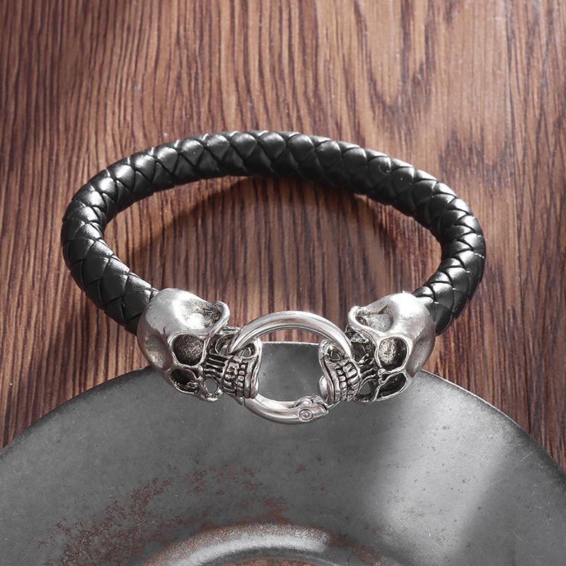 Gothic Double Skull Black Brai - đánh giá và giá Gothic Skull Ring