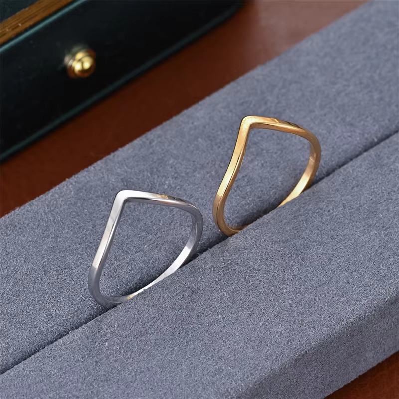 Minimalist Irregular Chevron V - đánh giá và giá Minimalist Ring Stackable